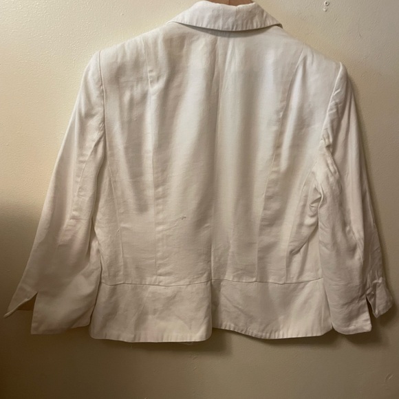 Evan Picone white lined jacket in size 10 - Picture 3 of 3